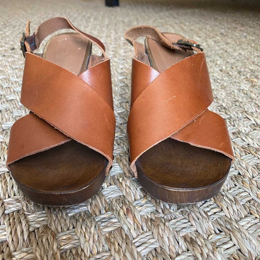REACTION KENNETH COLE Leather Sandals Wood Heels Studs Made in Italy Sz 40 / 9.5 - Picture 9 of 10